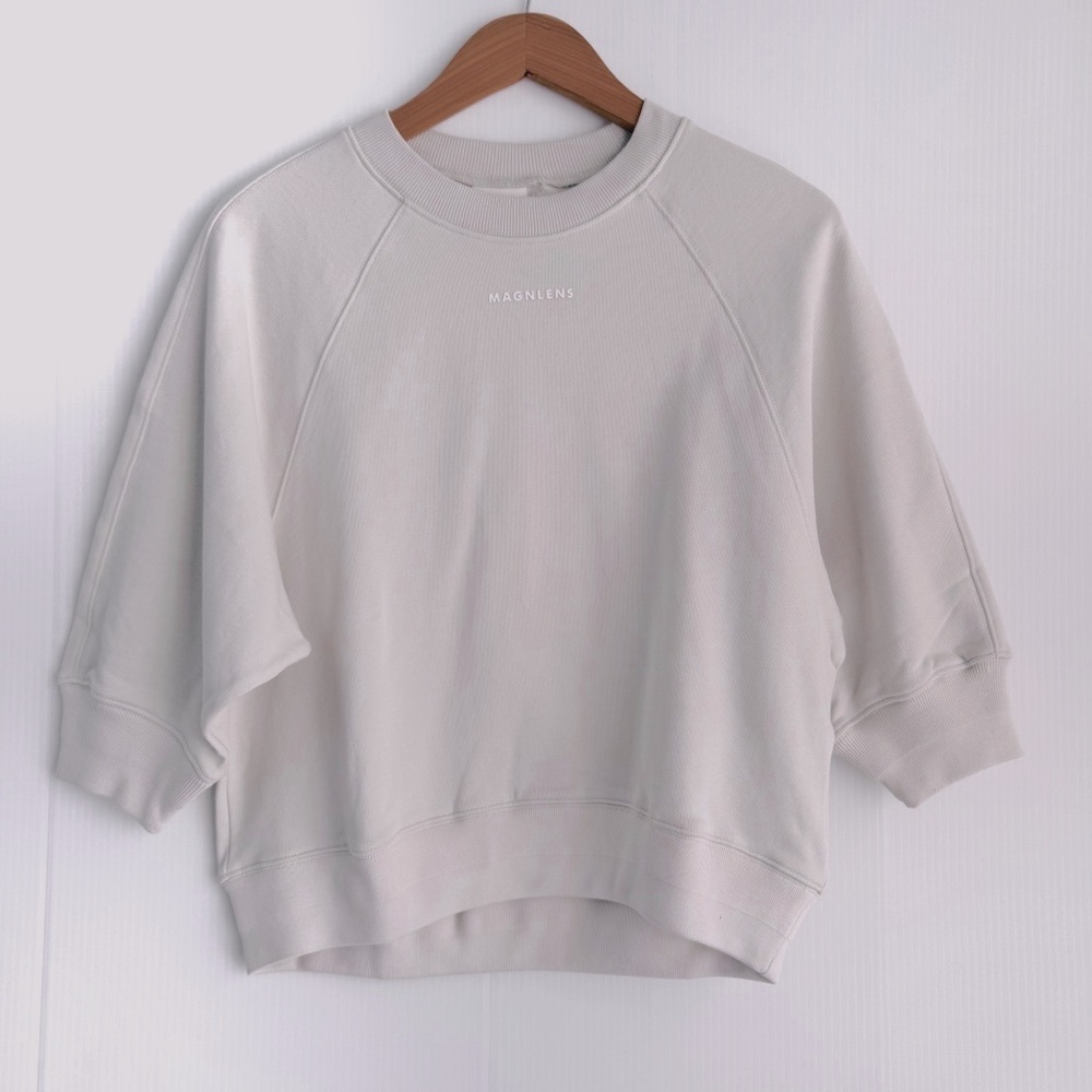 🆕 Magnlens crewneck sweatshirt taupe color NWT size small